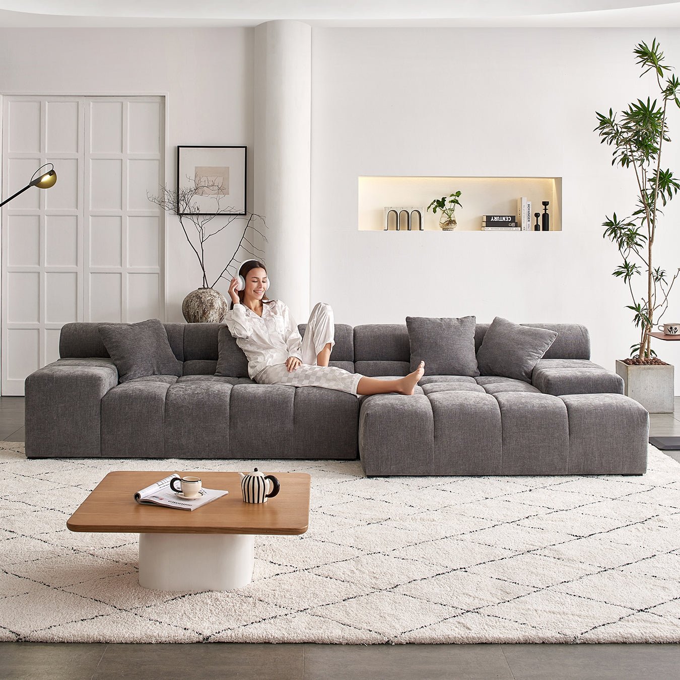 Amora Sectional