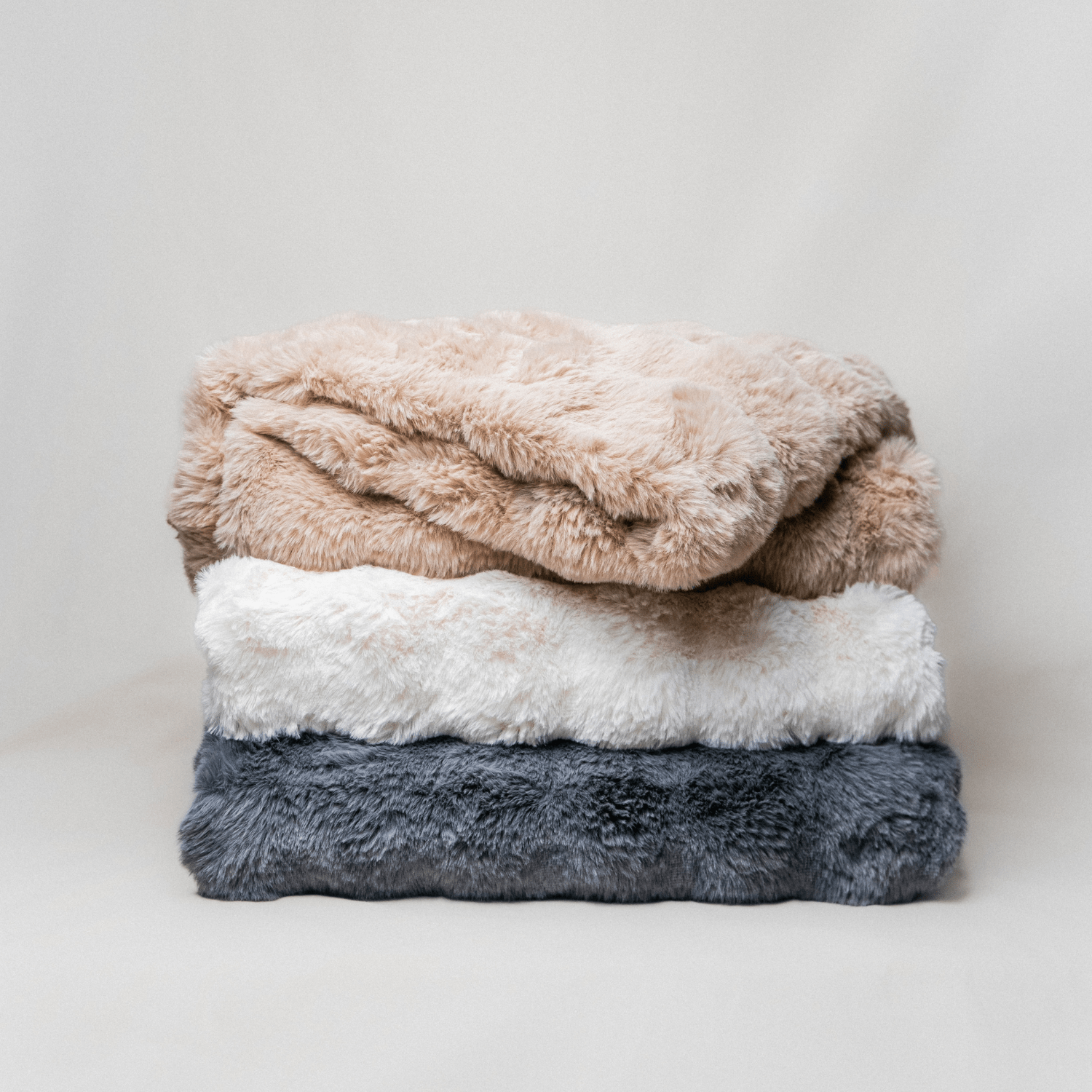 Capasa Alpine Faux Fur Blanket