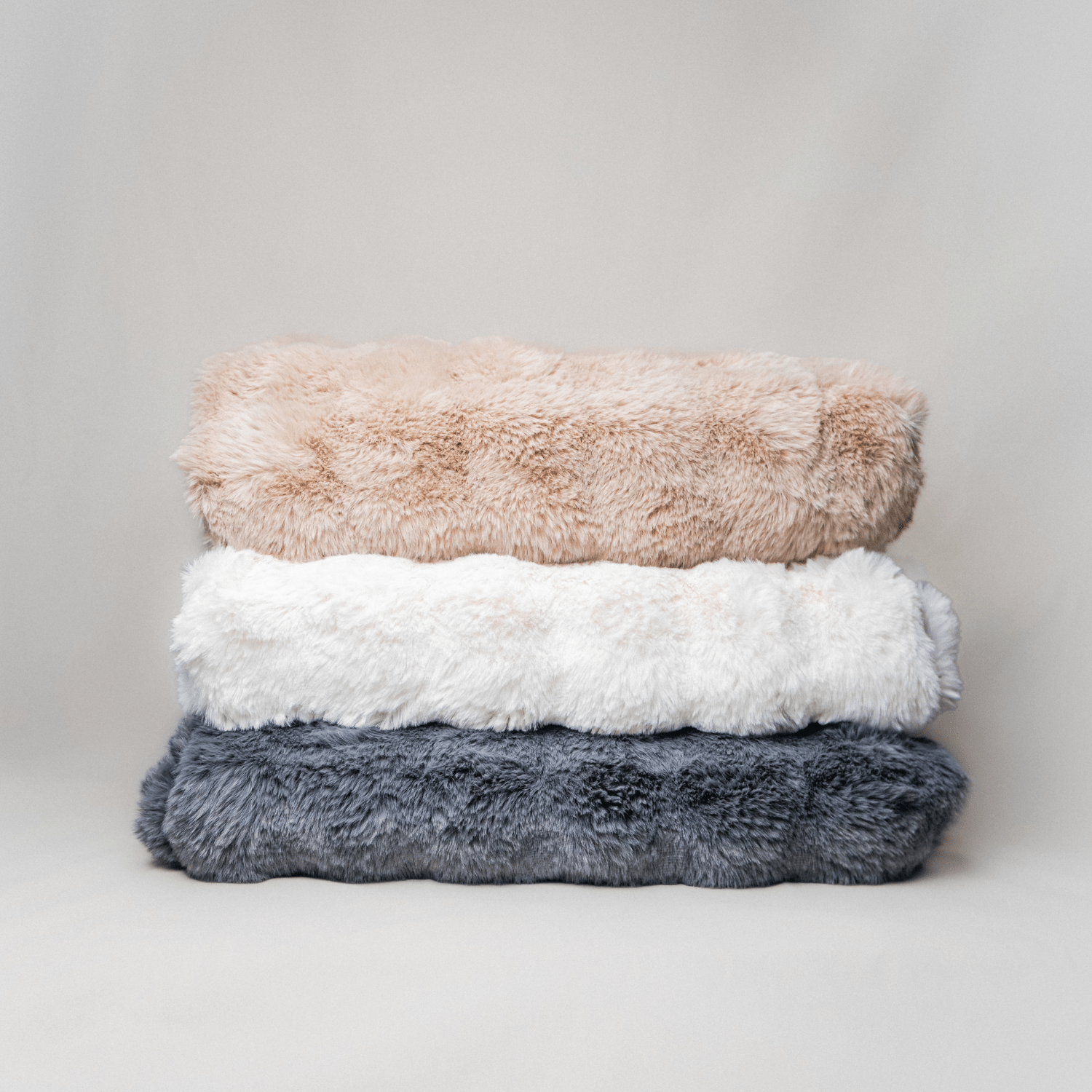 Capasa Alpine Faux Fur Blanket