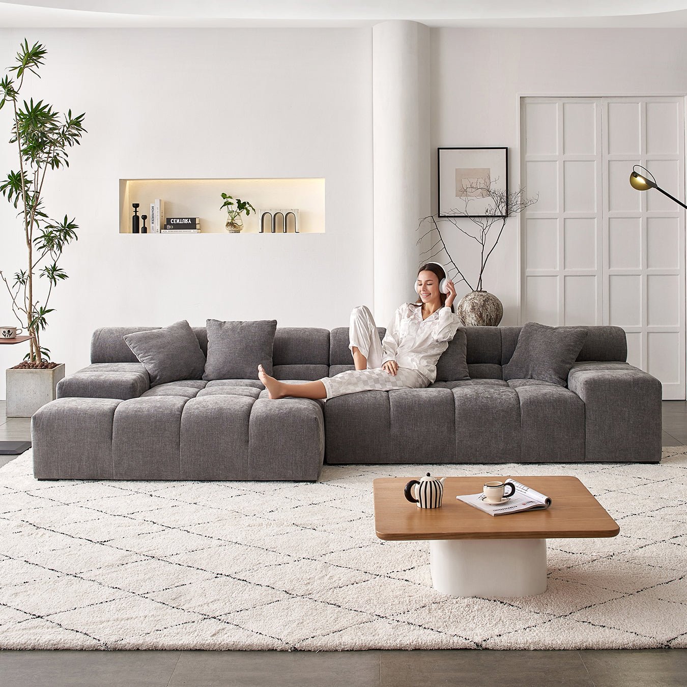 Amora Sectional
